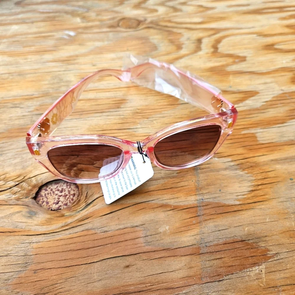 Kleo Pink Sunglasses - Picture 16 of 16